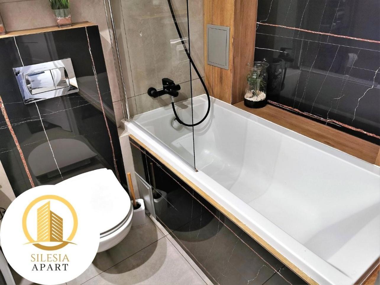 Apartament Granatowy Tychy Exteriör bild